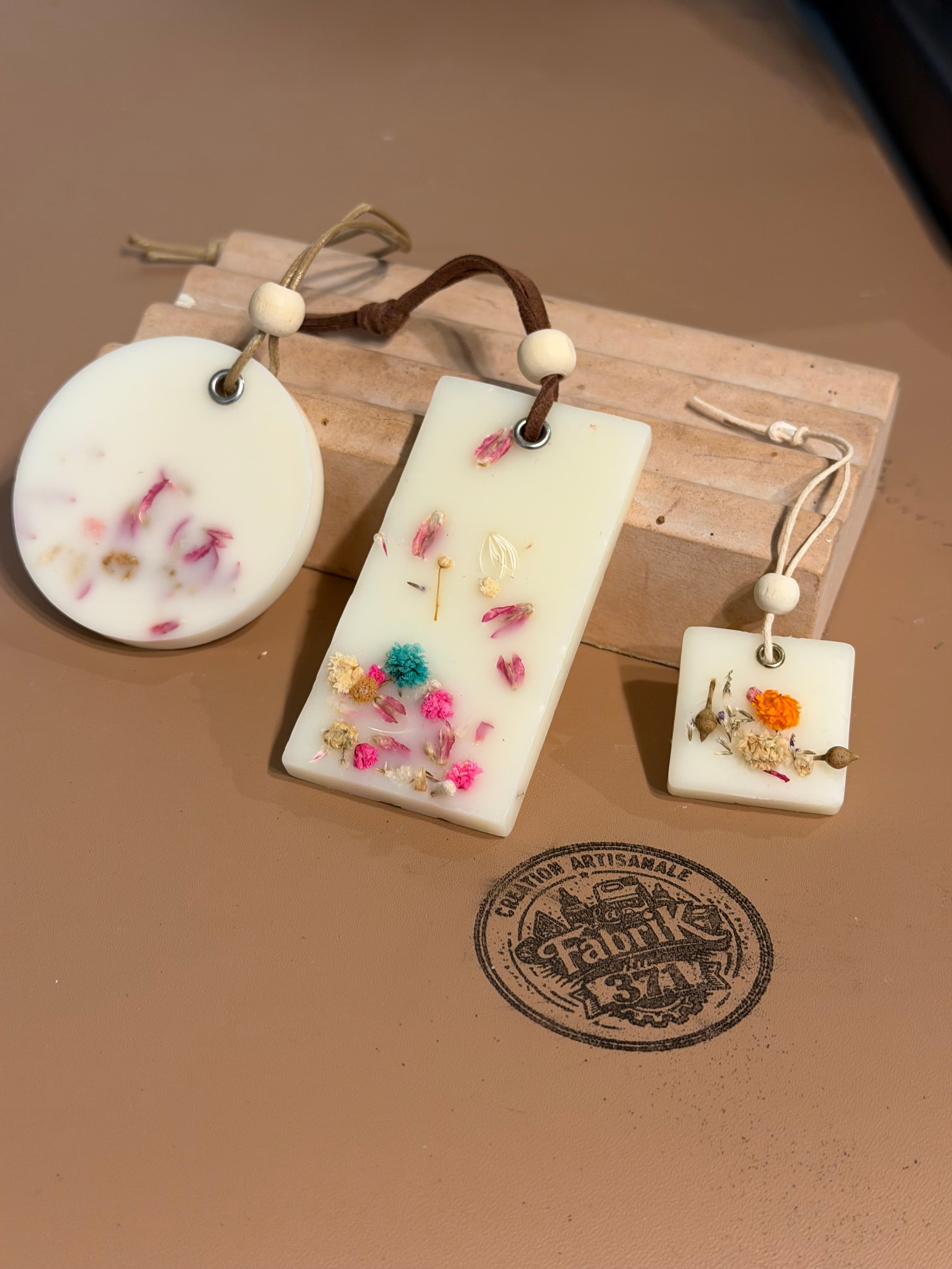 Sent-bons de cire parfumés aux multiples senteurs. - Création artisanale fait main